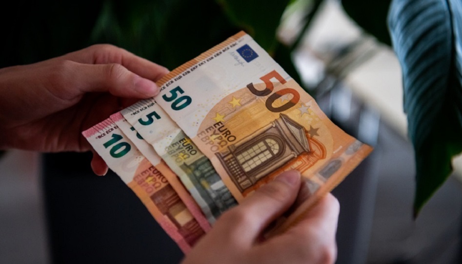 Ndalet rritja e Euros, kursi bie serish prane niveleve me te uleta vjetore